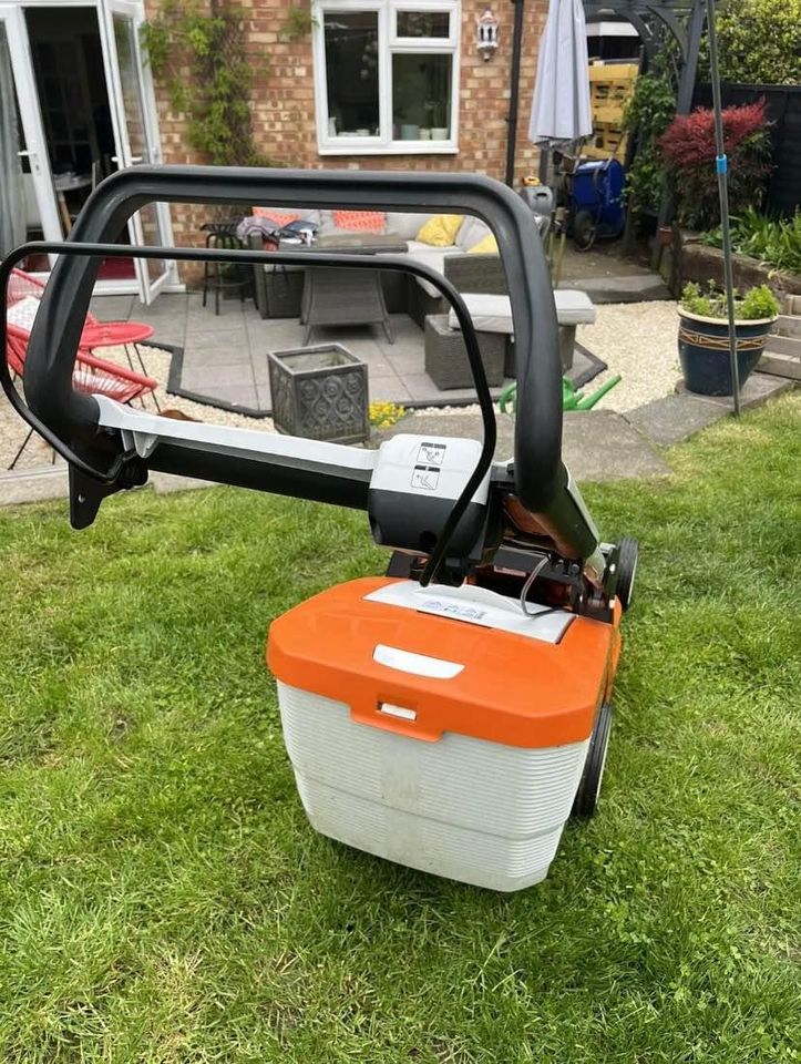 Flymo 36V EasiStore 340R Cordless Lawnmower Kit