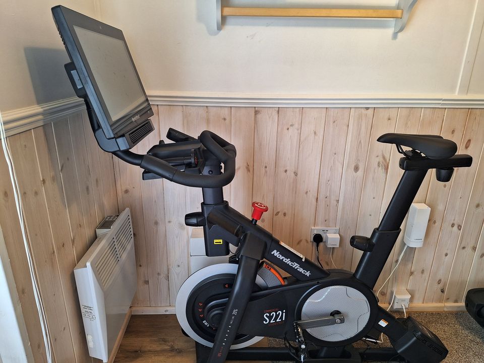 NordicTrack Commercial Studio Cycle