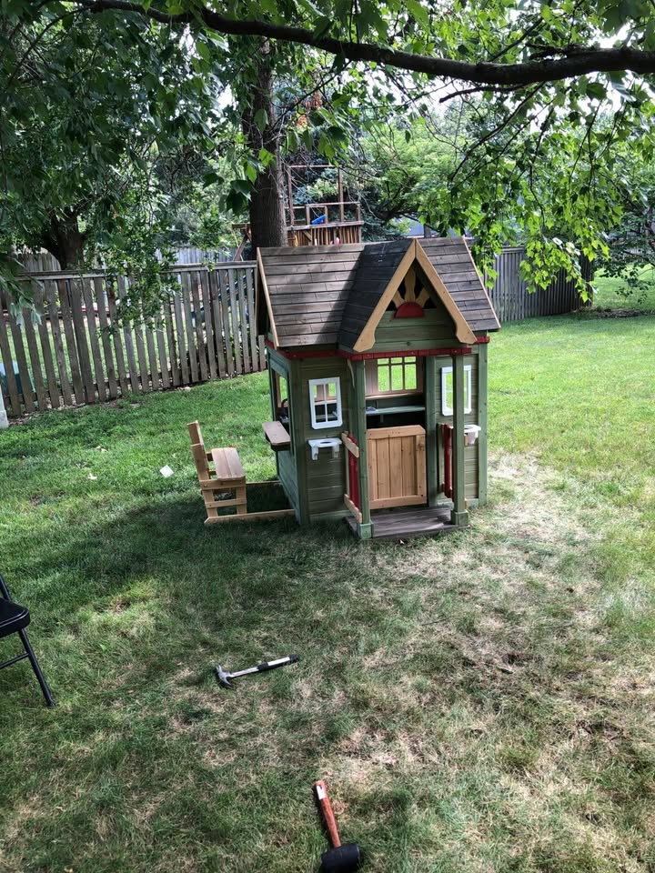 Victorian Inn - Outdoor cedar playhouse