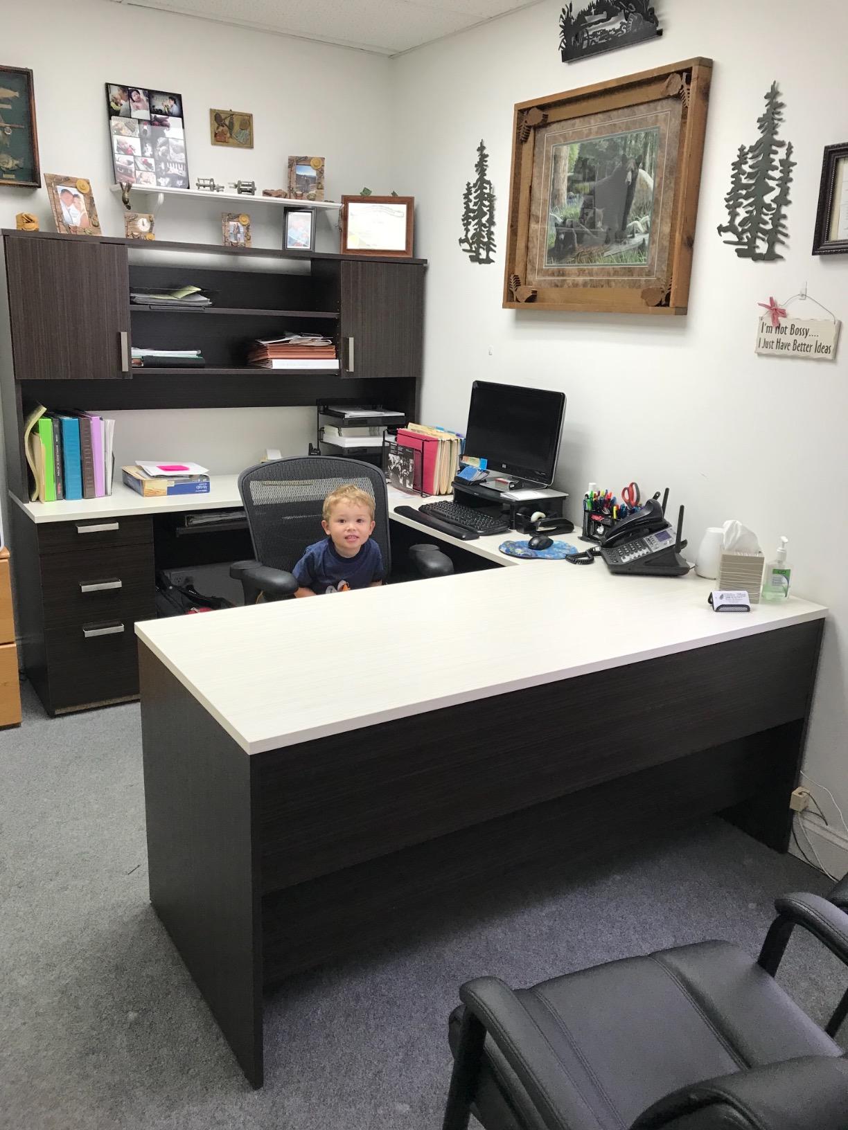【Furniture】Bestar Ridgeley U-Shaped Executive Desk with Pedestal and Hutch, 65W, White Chocolate