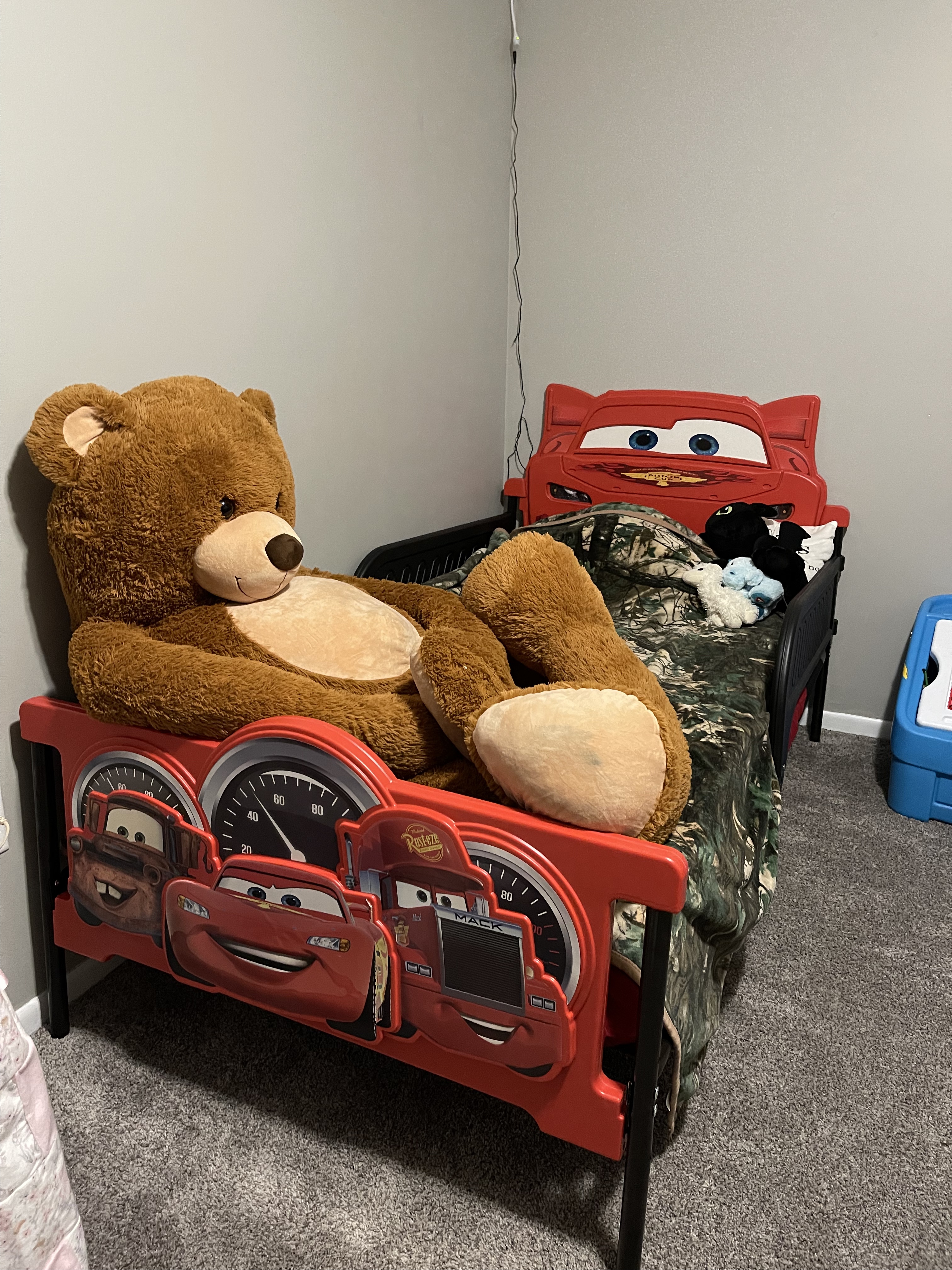 【Furniture】Marvel Spider-Man Plastic 3D-Footboard Twin Bed by Delta Children