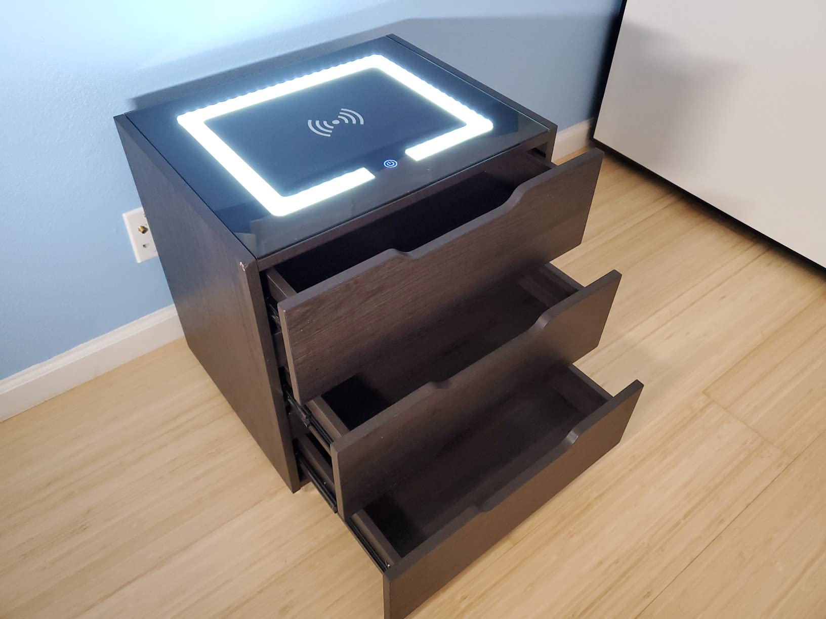 【Furniture】Nightstands Wireless Charging Station and LED Lights, Modern End Side Table with 3 Drawer