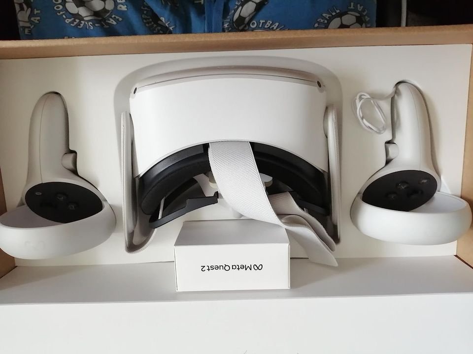 Meta Quest 2 - Advanced All-In-One VR Headset - 128 GB